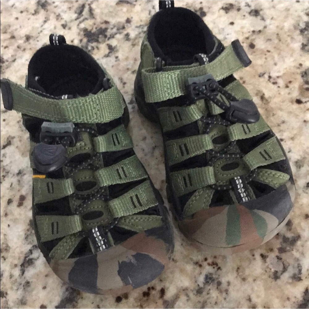 *SOLD* Keen Newport H2 Camo/Green/Bronze/Black